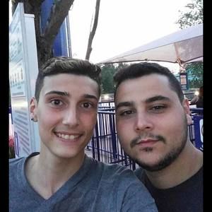 Meet your Posher, Dina